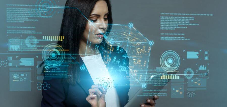 Empowering Women in Tech: Bridging the Gender Gap in the Digital Era